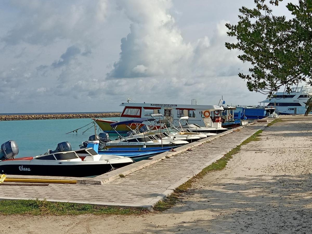 Fins Dive And Leisure Hotel Rasdhoo Exterior photo