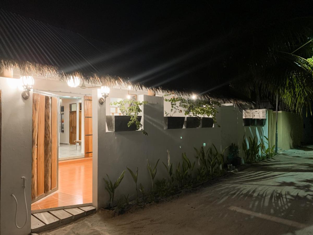 Fins Dive And Leisure Hotel Rasdhoo Exterior photo