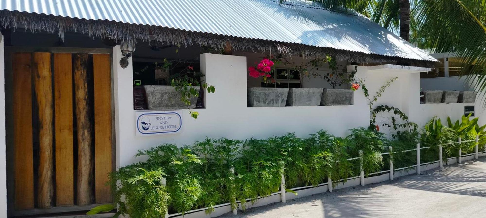 Fins Dive And Leisure Hotel Rasdhoo Exterior photo